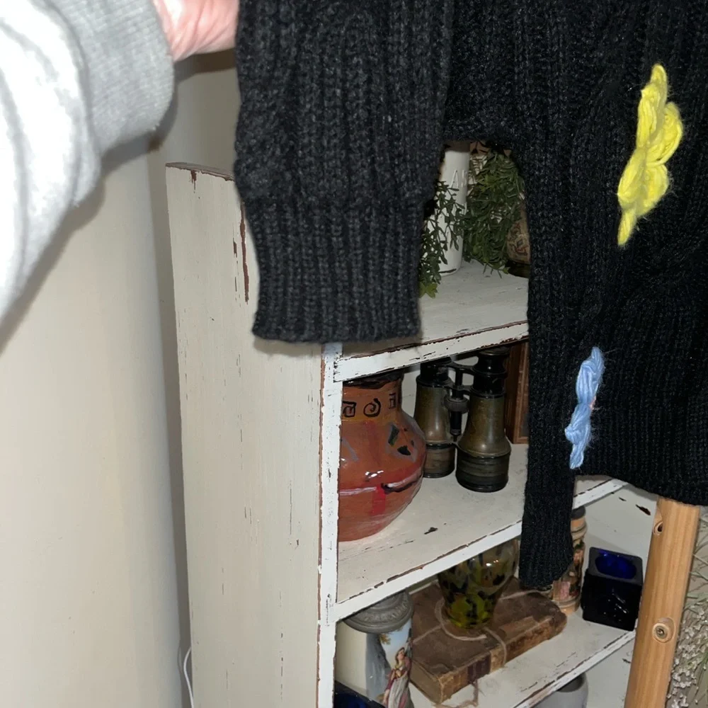 NWT NEW IN M Beautiful Colorful Flowers on a Black Cable Knit Cardigan. - Picture 4 of 5